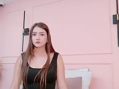DanielleDNicola online show from May 2, 2026, 12:54 pm
