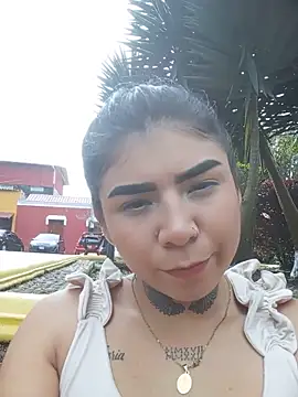 PequenaNena online show from May 21, 2026, 8:17 pm