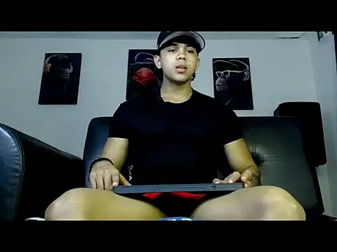Snapshot of noahprada chatting on May 7, 2026, 5:11 am noahprada online show from May 7, 2026, 5:11 am