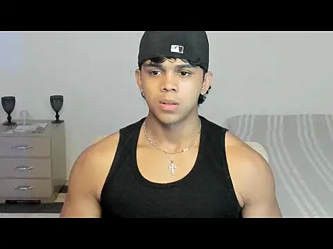 Snapshot of noahprada chatting on May 21, 2026, 3:59 am noahprada online show from May 21, 2026, 3:59 am