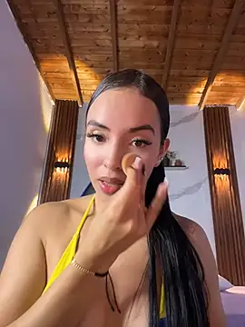 Snapshot of catalina_lafer chatting on June 17, 2026, 2:05 pm catalina lafer online show from June 17, 2026, 2:05 pm