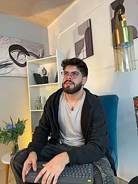 DomBoy  online show from June 12, 2026, 8:06 pm