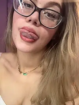 pinkstarburstt online show from May 16, 2026, 1:48 am