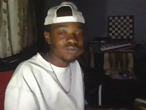 Snapshot of SowetoR500 chatting on May 23, 2026, 10:09 pm SowetoR500 online show from May 23, 2026, 10:09 pm