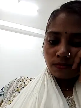 Snapshot of Simmi-00 chatting on May 11, 2026, 4:14 am Simmi-00 online show from May 11, 2026, 4:14 am