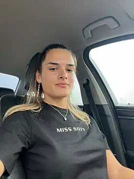 EllaEden online show from June 12, 2026, 9:07 am