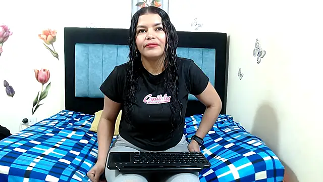 LUCYXS1 online show from May 19, 2026, 11:17 am