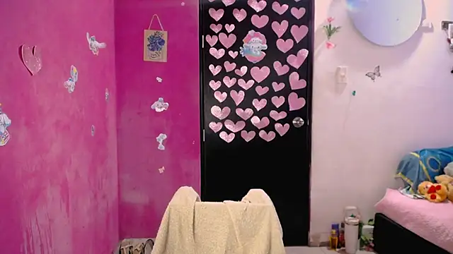 Kiara tits online show from June 10, 2026, 11:50 pm