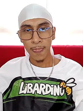 Lil black009 online show from May 21, 2026, 4:26 pm