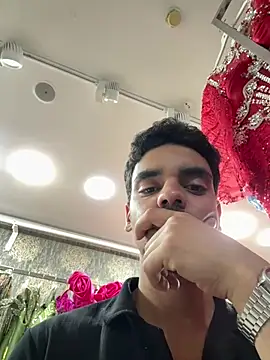 aliahmed6677 online show from May 25, 2026, 12:59 pm