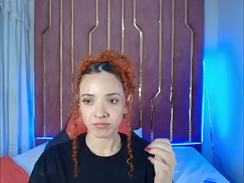Snapshot of Kiaralovee26 chatting on May 15, 2026, 2:20 am Kiaralovee26 online show from May 15, 2026, 2:20 am