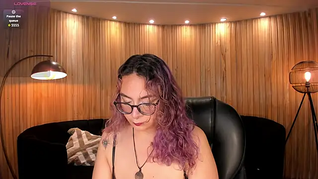 LoiseHarper online show from May 23, 2026, 7:35 pm
