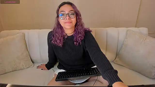 LoiseHarper online show from May 1, 2026, 11:04 am