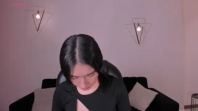 BellaStormX online show from May 28, 2026, 11:27 am