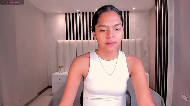 SaphiraJames online show from June 27, 2026, 1:55 am