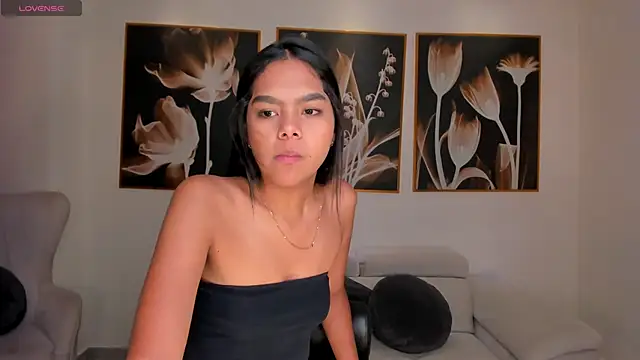 SaphiraJames online show from June 14, 2026, 2:24 am