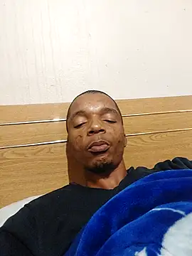 sixInchMan00 online show from April 30, 2026, 9:52 pm