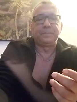 Snapshot of Soloyan chatting on December 22, 2024, 6:17 am Soloyan online show from December 22, 2024, 6:17 am