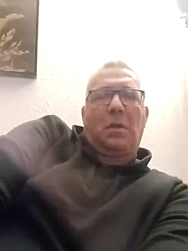 Snapshot of Soloyan chatting on December 16, 2024, 7:10 pm Soloyan online show from December 16, 2024, 7:10 pm