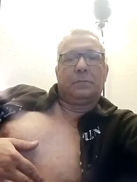 Snapshot of Soloyan chatting on January 28, 2025, 5:54 am Soloyan online show from January 28, 2025, 5:54 am