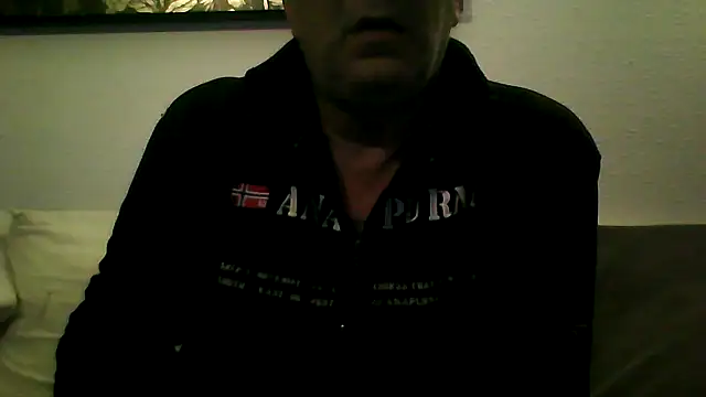 Snapshot of Soloyan chatting on September 28, 2025, 4:30 am Soloyan online show from September 28, 2025, 4:30 am