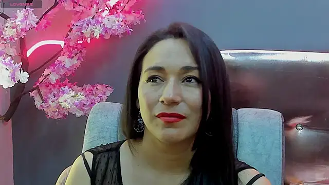 Elizabeth bennett online show from June 19, 2026, 12:49 am