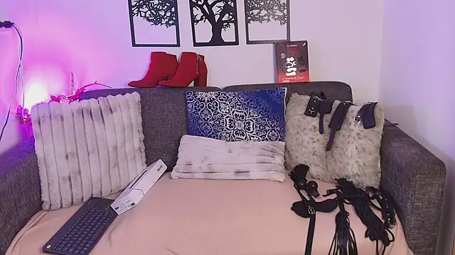 Angelabrowm online show from May 21, 2026, 3:37 am