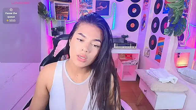 Snapshot of Duulce_mia chatting on July 17, 2026, 12:24 pm Duulce mia online show from July 17, 2026, 12:24 pm