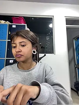 Snapshot of Noa_lau chatting on July 23, 2026, 8:49 pm Noa lau online show from July 23, 2026, 8:49 pm