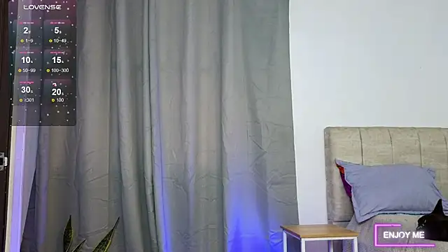 megangil  online show from June 7, 2026, 1:38 pm