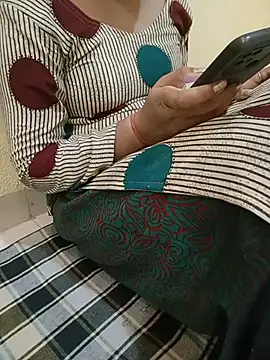 Snapshot of Seema_yadav01 chatting on July 8, 2026, 5:08 am Seema yadav01 online show from July 8, 2026, 5:08 am