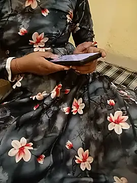 Snapshot of Seema_yadav01 chatting on July 17, 2026, 5:15 am Seema yadav01 online show from July 17, 2026, 5:15 am