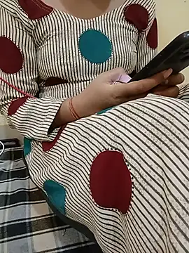 Snapshot of Seema_yadav01 chatting on July 27, 2026, 5:25 am Seema yadav01 online show from July 27, 2026, 5:25 am
