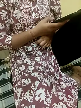 Snapshot of Seema_yadav01 chatting on July 20, 2026, 5:15 am Seema yadav01 online show from July 20, 2026, 5:15 am
