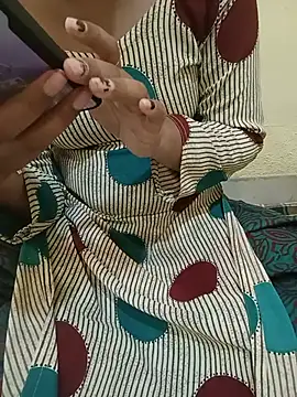 Snapshot of Seema_yadav01 chatting on July 4, 2026, 5:36 am Seema yadav01 online show from July 4, 2026, 5:36 am