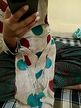 Snapshot of Seema_yadav01 chatting on July 6, 2026, 1:56 am Seema yadav01 online show from July 6, 2026, 1:56 am