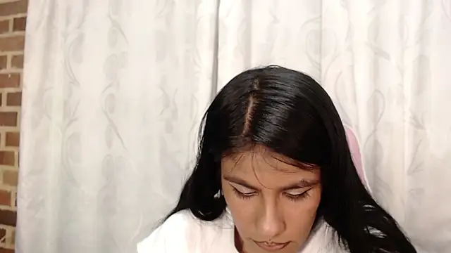 ailyn-29 online show from May 9, 2026, 12:14 am
