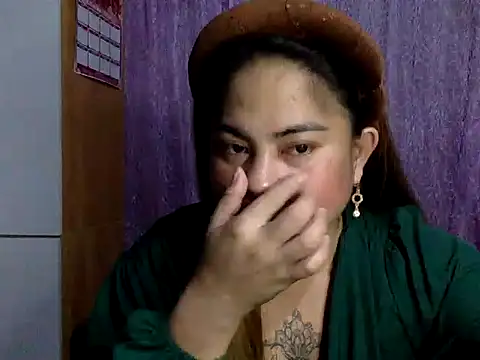 Snapshot of Lucy69-S chatting on May 5, 2026, 3:04 pm Lucy69-S online show from May 5, 2026, 3:04 pm