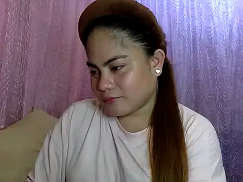 Snapshot of Lucy69-S chatting on May 13, 2026, 3:57 am Lucy69-S online show from May 13, 2026, 3:57 am