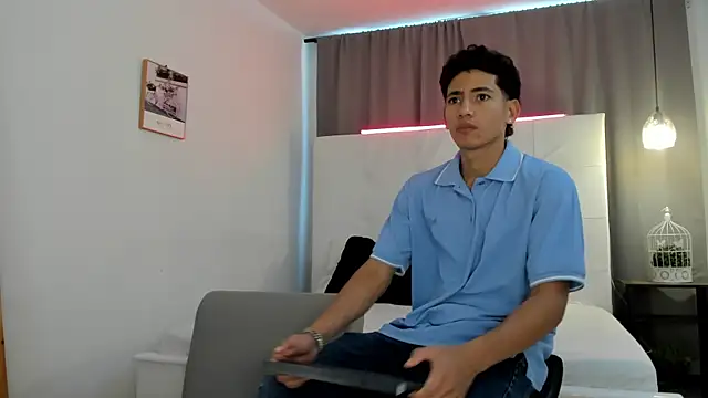 Alejo-and-Thiago online show from May 10, 2026, 1:14 pm