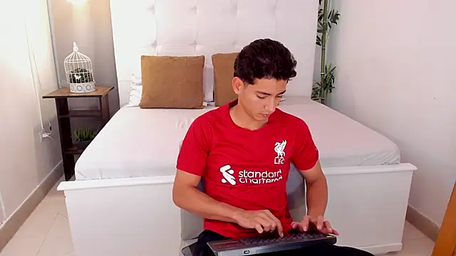 Alejo-and-Thiago online show from June 16, 2026, 12:16 pm