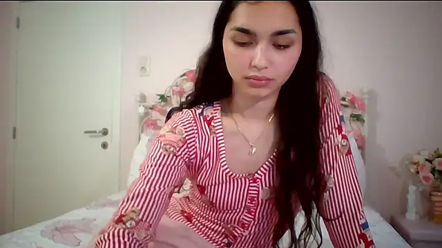 Snapshot of yourbella37 chatting on May 9, 2026, 7:28 pm yourbella37 online show from May 9, 2026, 7:28 pm