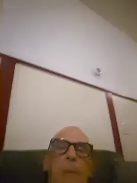 segurosex73 online show from June 24, 2026, 8:28 pm