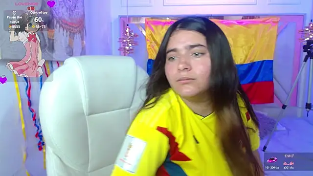 Laurha  online show from July 7, 2026, 7:39 pm