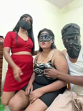 MUSKANHOTCOUPLE online show from June 20, 2026, 6:40 am