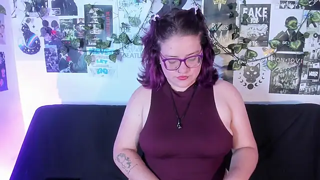 Snapshot of helleen21 chatting on July 9, 2026, 5:30 am helleen21 online show from July 9, 2026, 5:30 am