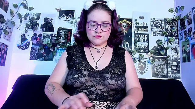 Snapshot of helleen21 chatting on July 8, 2026, 3:30 am helleen21 online show from July 8, 2026, 3:30 am