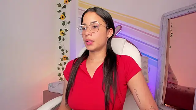 Camila Smith 18 online show from May 4, 2026, 11:40 pm