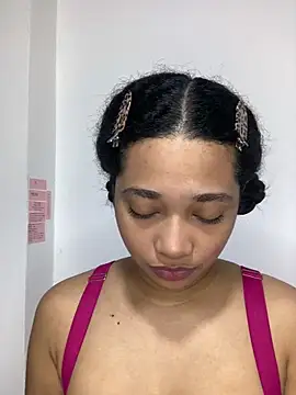  sweetSabrina- online show from May 4, 2026, 2:48 am