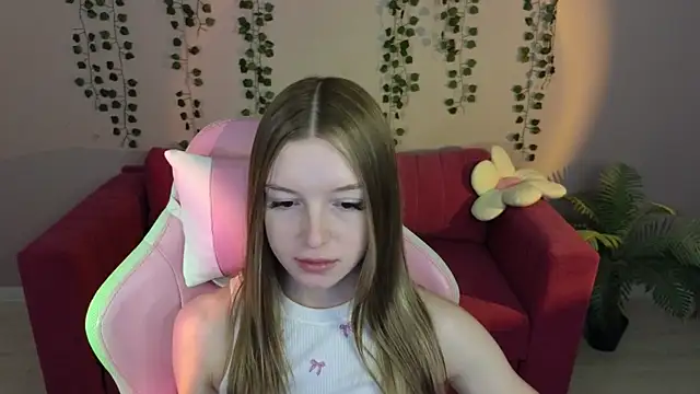 Eva Th0mpson online show from June 30, 2026, 12:54 am